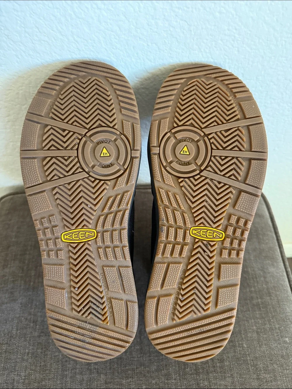 KEEN Men's Kenton Mid Work Shoes with Carbon Toe